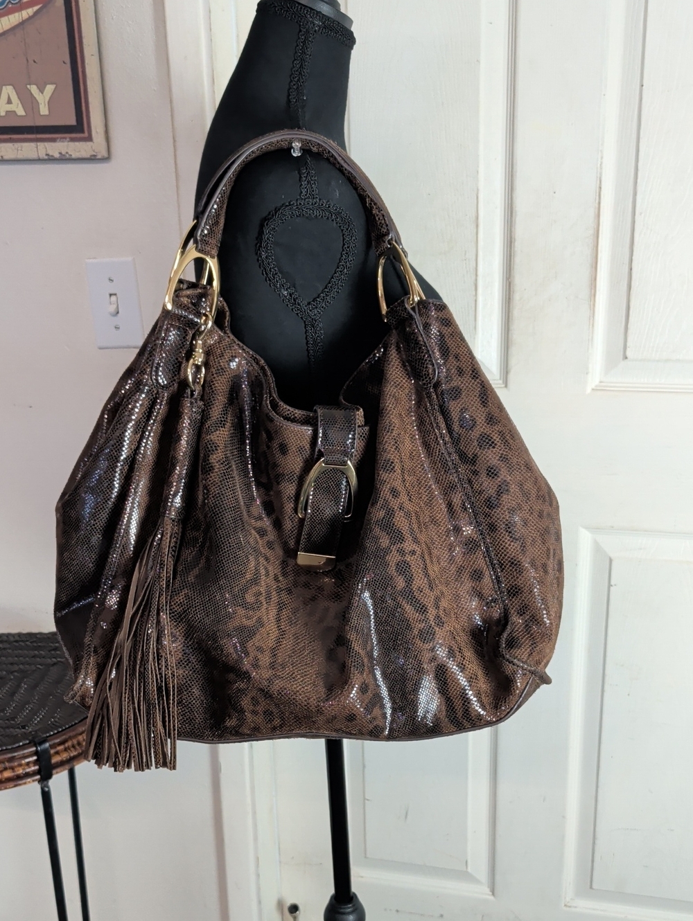 G.I.l.I. Got it love it leather shoulder Bag Snake Style Large Tassel Hobo